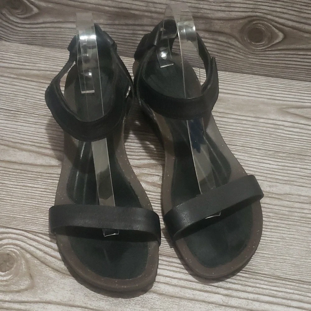Teva 11 black open toe ankle strap woman wedges sandals